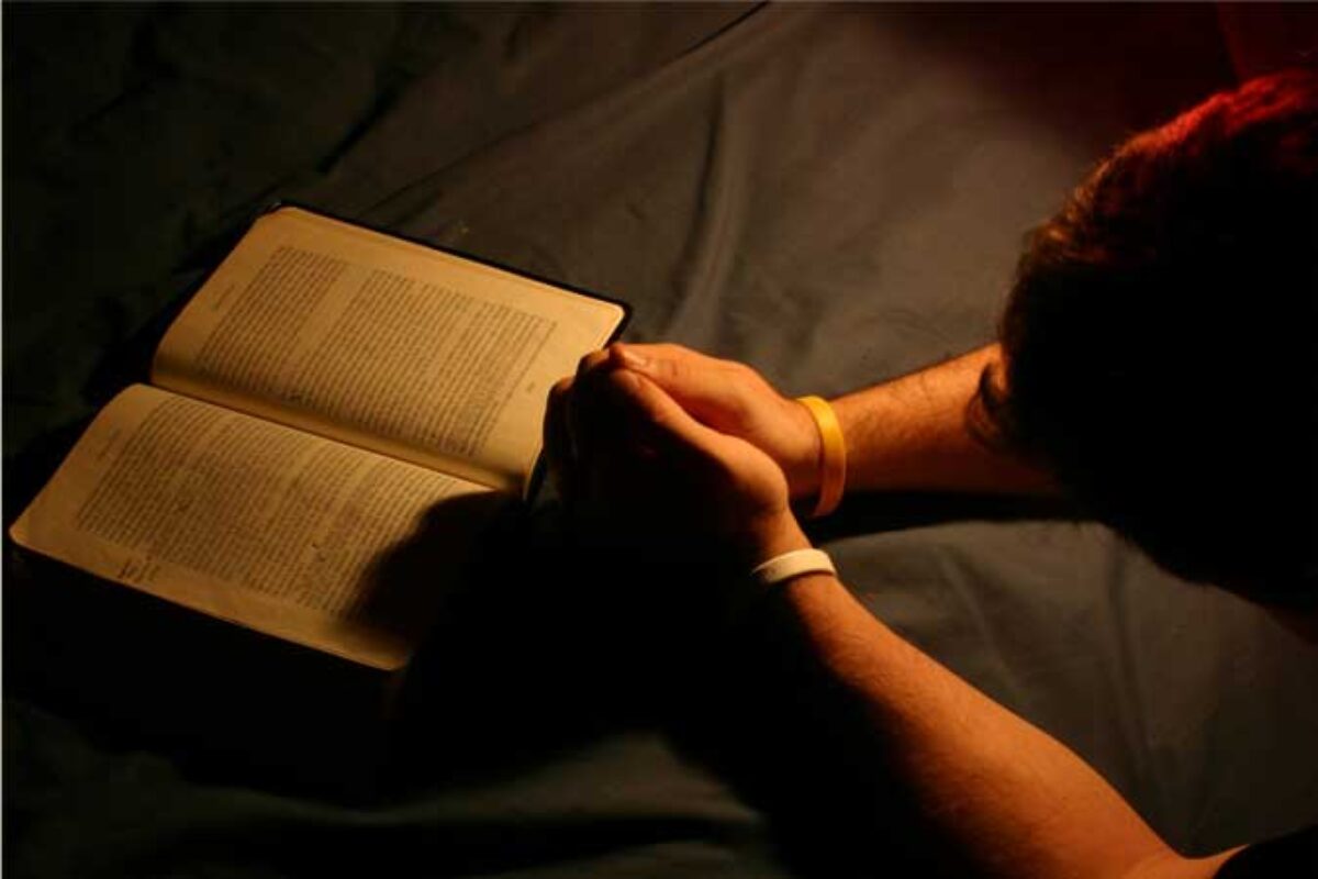 Kumpulan Doa Malam Kristen Sebelum Tidur Terlengkap
